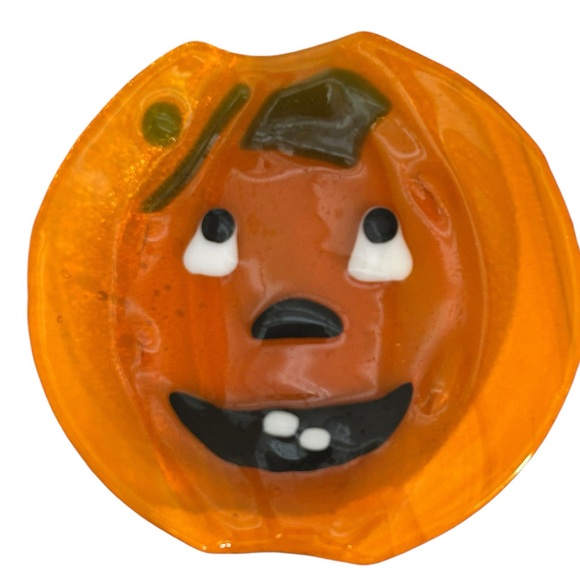 Fused Glass Jack-o’-lantern set of 4 Halloween Pumpkin Plates Decor - Picture 3 of 7